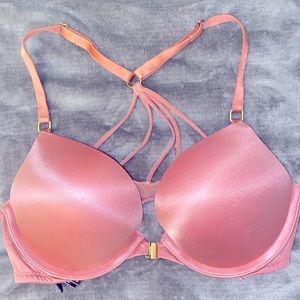 Peachy Pink Victoria’s Secret Bra!